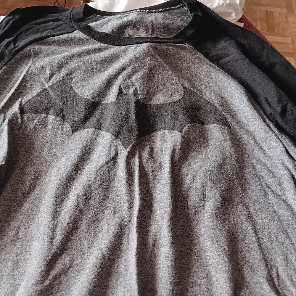 Batman tshirt xl Unisex lightweight 50%Cotton/50% polyes. Raglan sleeve